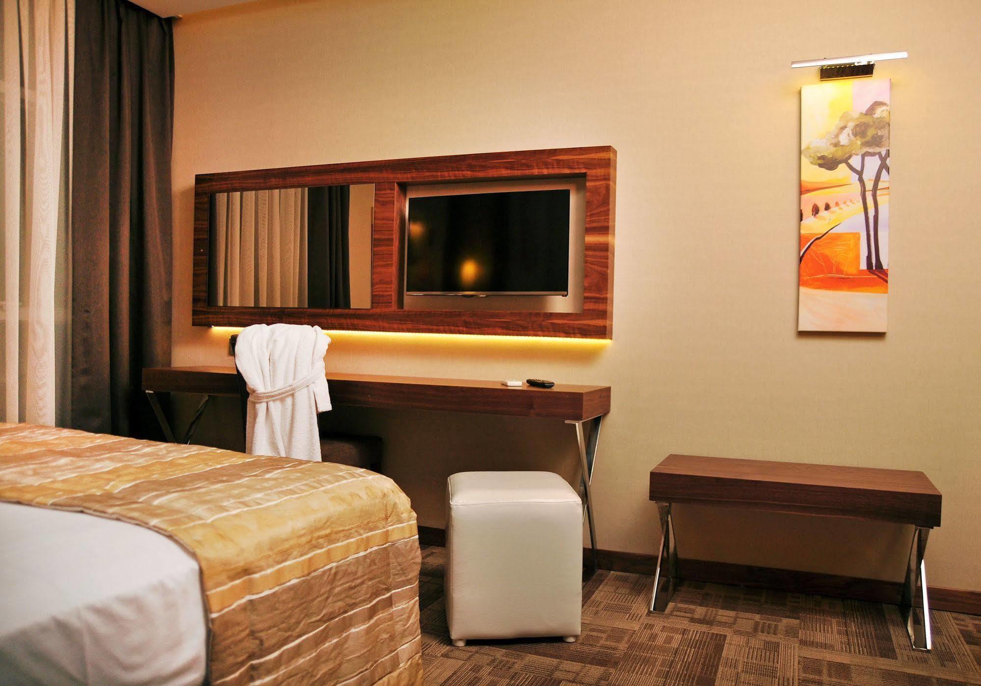 Avin Hotel İzmir Luaran gambar
