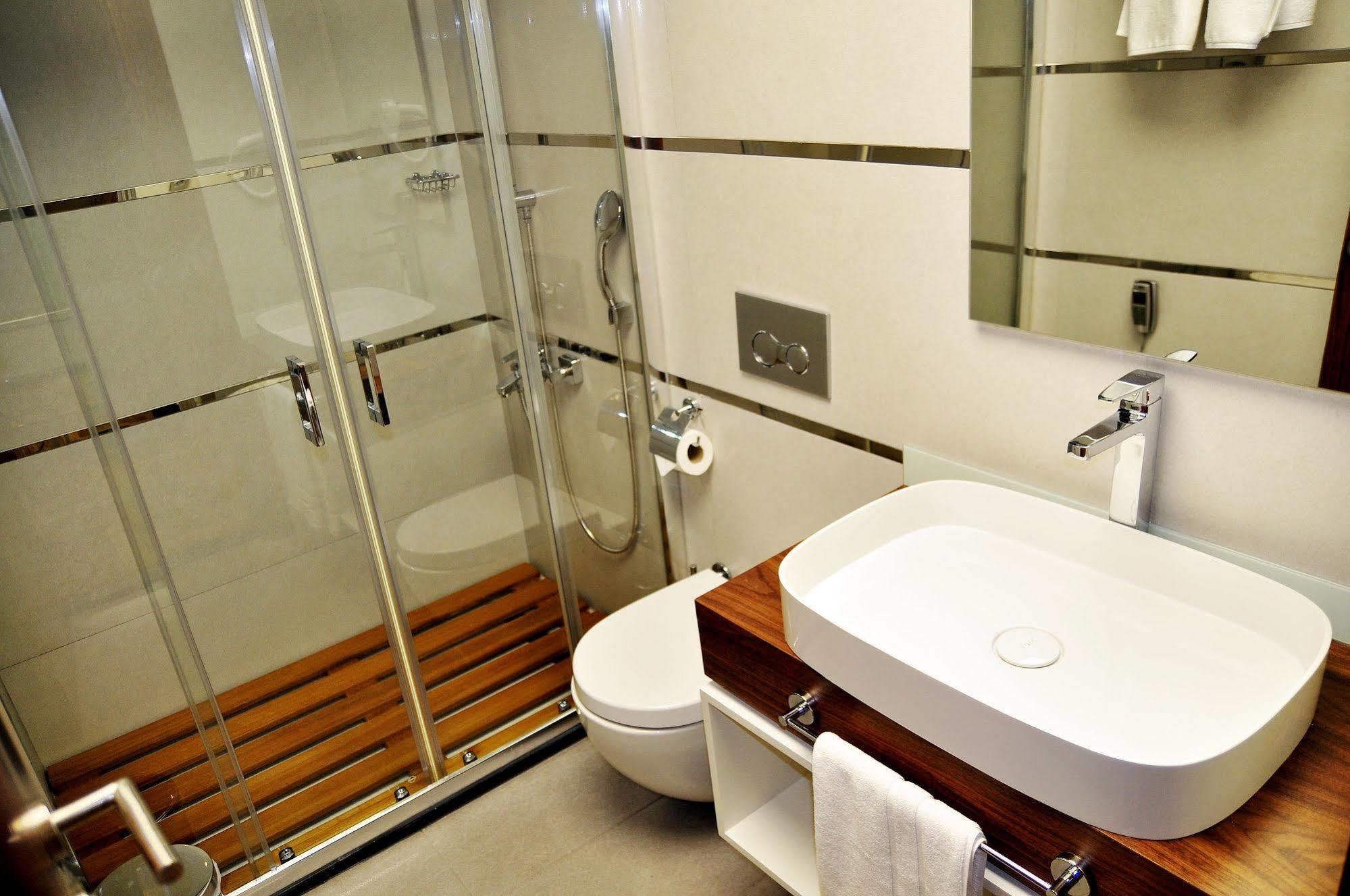 Avin Hotel İzmir Luaran gambar