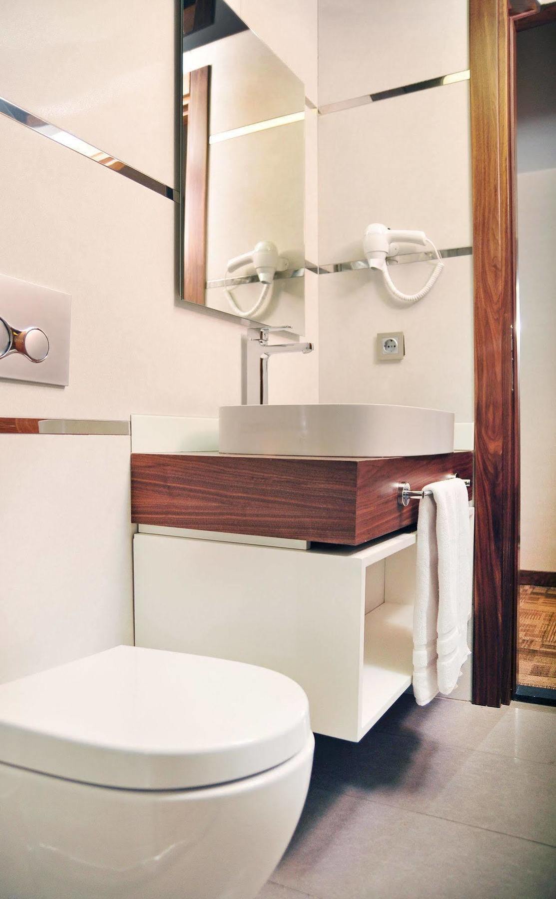 Avin Hotel İzmir Luaran gambar