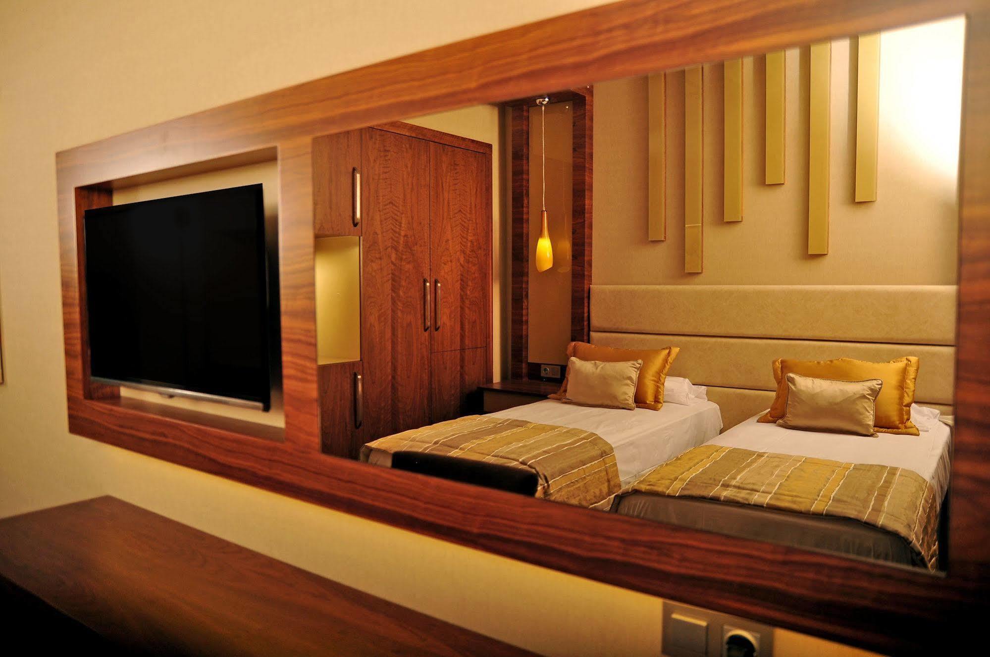 Avin Hotel İzmir Luaran gambar