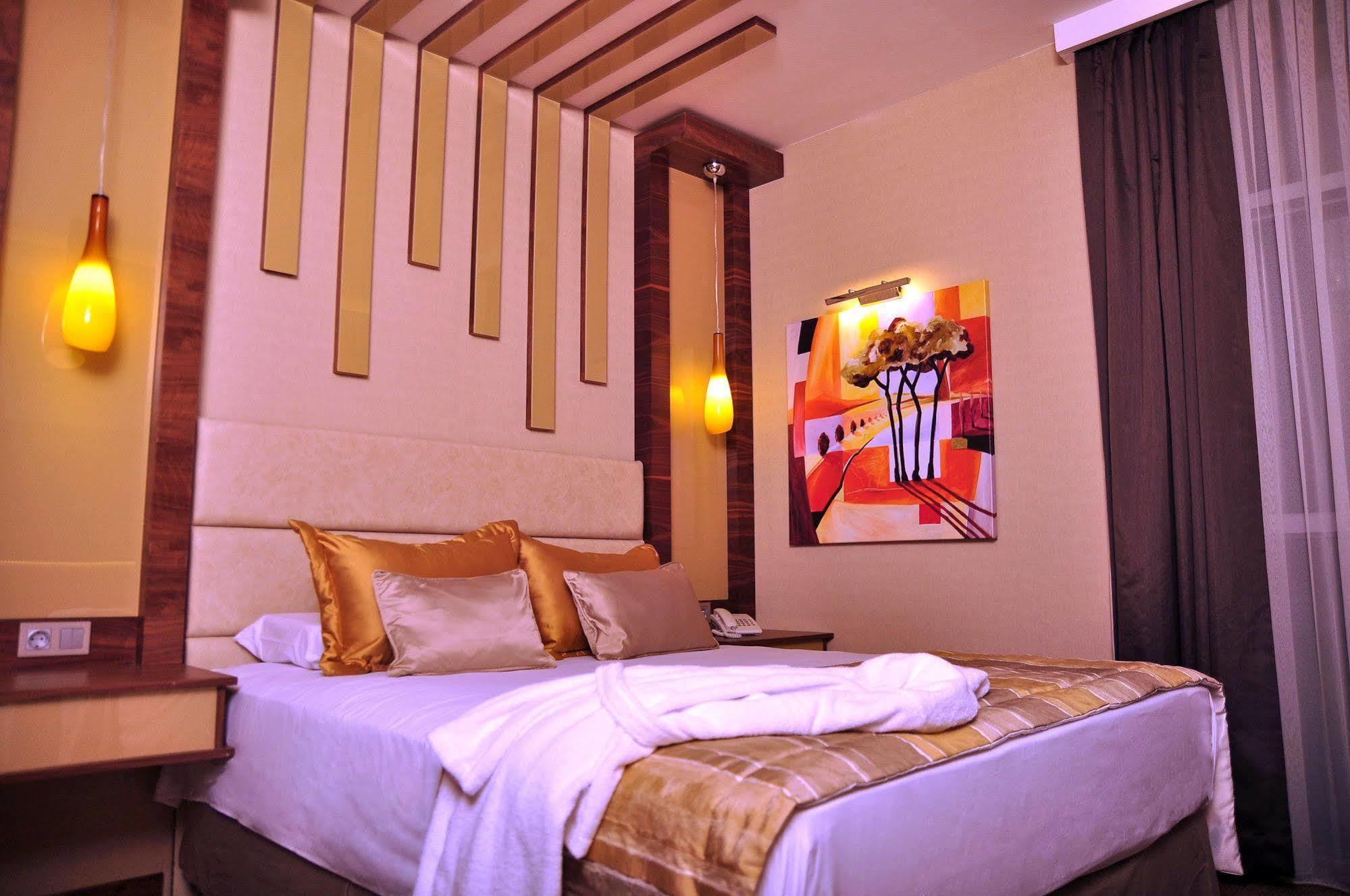 Avin Hotel İzmir Luaran gambar