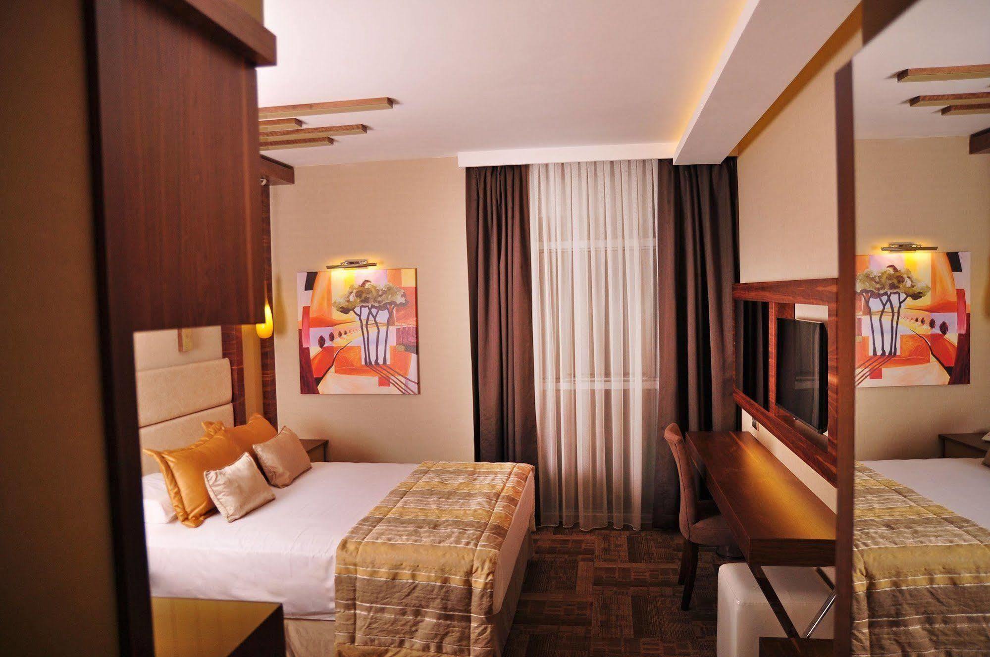 Avin Hotel İzmir Luaran gambar